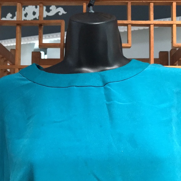Diffusion size 8, 100% silk, and blue blouse. - Picture 2 of 4